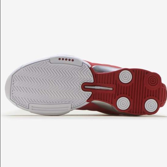 Athletic_Shoes